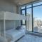 Downtown Sunny Highrise Corner Condo Sleeps 7