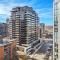 Whispering Pines Retreat DT Getaway & Skyline Views