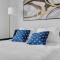 Golden Horizon Luxe Comfort & Iconic City Views