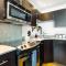 SUB-PENT House Beltline Oasis 2BR with Panoramic Glass Windows