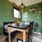 Chalet with balcony in Veluwe