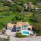 Villa Luca with pool and jacuzzi