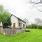 Cozy Forest Cottage in Awenne