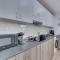 Atlantis Apartments 50m From Makenzy Seafront