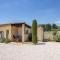 Attractive holiday home with shared pool in the Luberon