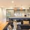 Pansanas Golf Getaway - Luxury 5BR apartment