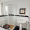 Swiss Cottage - E5375