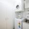 Redfern 2Br Near CBD Shopping Center with Pool & Gym