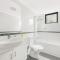 Redfern 2Br Near CBD Shopping Center with Pool & Gym