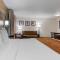 Comfort Suites Tucson near Sabino Canyon