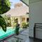 Manuver Surf And Stay Uluwatu Bali