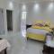 4 Bed-4 EnSuite-Sleeps 12-AirCon-5 Min To Beach