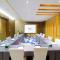 Swissôtel Grand Shanghai - Stroll down West Nanjing Road and soak in downtown Shanghai vibrancy