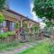 Kampuak Cottages