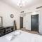 Family-Sized 4BR I Pool, Jacuzzi & Gym