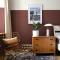 Sunny Old Town Flat-Walk Everywhere-Sleeps 4