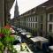 Sunny Old Town Flat-Walk Everywhere-Sleeps 4