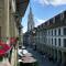 Sunny Old Town Flat-Walk Everywhere-Sleeps 4