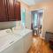 Comfy King Bed Townhouse with Outdoor Sitting Area