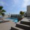 Villa with Garden & Roof Deck