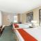 Super 8 by Wyndham Adel - Adel