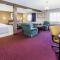 Super 8 by Wyndham Joliet I-55 N/Chicago