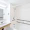 Super 8 by Wyndham Groton