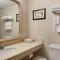 Travelodge Hotel by Wyndham Vancouver Airport