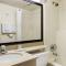 Travelodge by Wyndham Edmonton South