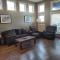 Sooke Harbour Penthouse - Luxurious 4 Bdrm Rental