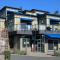 Sooke Harbour Penthouse - Luxurious 4 Bdrm Rental