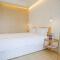 Mini West Hotel
