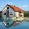 Dušanovac Panorama House - veliko dvoriste, 2 rostilja, pogled na Rasku