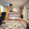 24-7 Secured City Centre Apartments with Free Underground Parking and WiFi