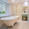 4 Bed in Penrith oc-sz264
