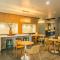 Homey 1BD - Central Downtown - Gym, Pool, Parking
