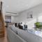 Modern City-Fringe Townhouse