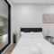 Modern City-Fringe Townhouse