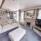 Stunning Caravan With Full Lake View At Southview Holiday Park Ref 33004Ml