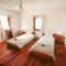 Kleo Cottages