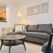 Family Harbour Escape with Harbour Views & Parking