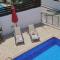 STAY Sunny Bay Villa