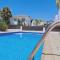 STAY Sunny Bay Villa