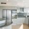 Darling Harbour View & City Skyline 3BR Retreat
