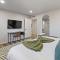 This is it - Great Location -13 Beds - Pool - Gym