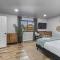 This is it - Great Location -13 Beds - Pool - Gym
