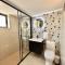 Larnaca Seaview Apartment with pool & parking