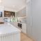 Lakehouse No 4- Luxury Lakefront Getaway Villa Pets Welcome