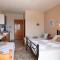 Vrohaki Studios & Rooms
