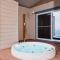 &SUN Hung five - Vacation STAY 67613v